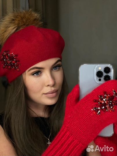 Женские берет шапка и варежки