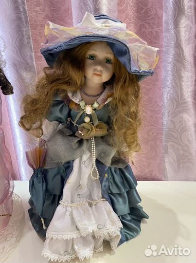 Куклы фарфоровые на подставке
