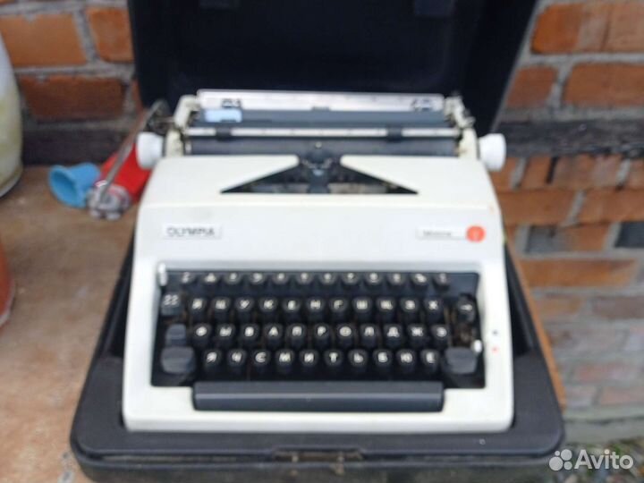 Печатная пишущая машинка
