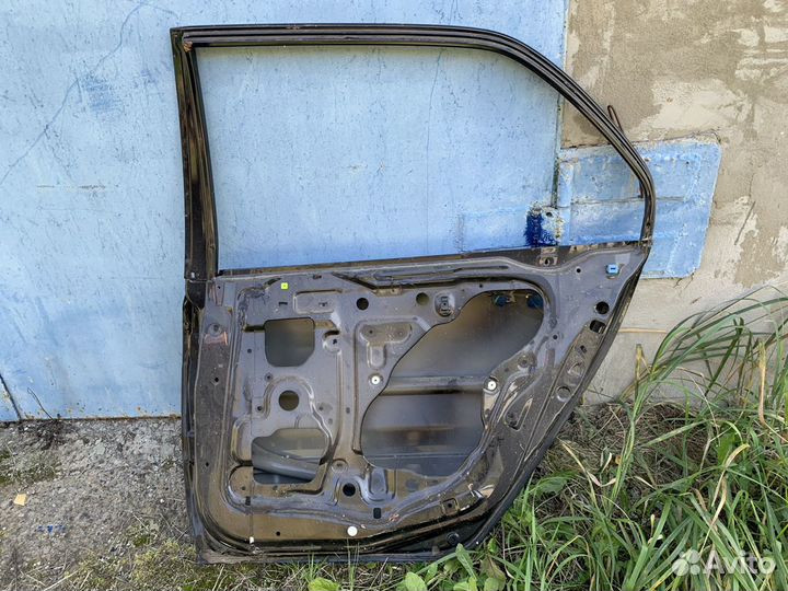 Дверь на mitsubishi lancer 9