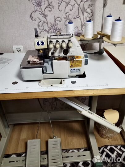 Швейная машина, оверлок