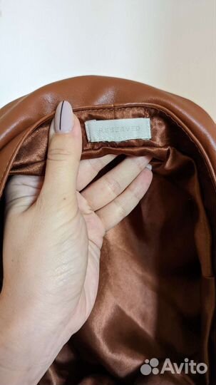 Берет кожаный женский Reserved