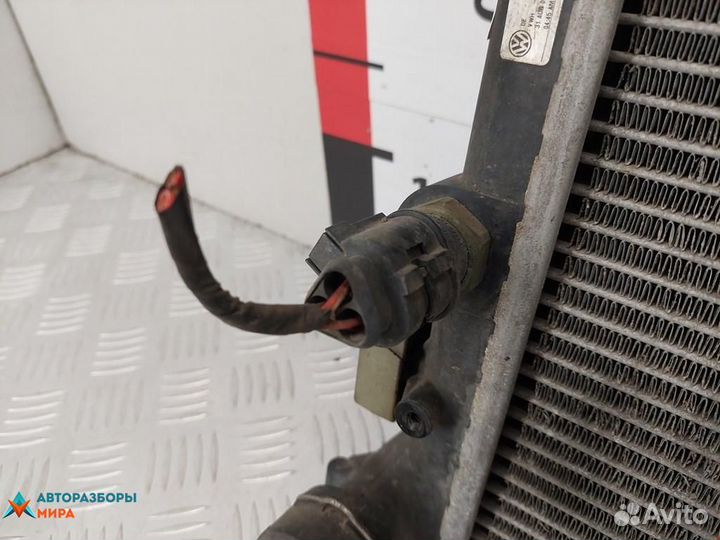 Радиатор (основной) Volkswagen Golf 4 2002