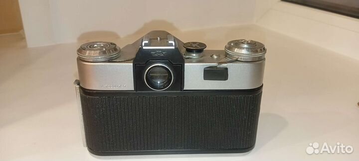 Плёночный фотоаппарат zenit-E