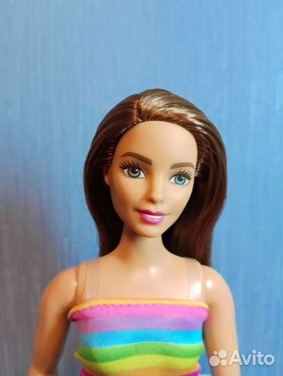 Головы Barbie, Софии и др., тело Barbie пышки