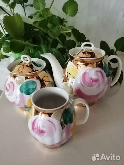 Дулево, пион на зелёном, Золотой букет