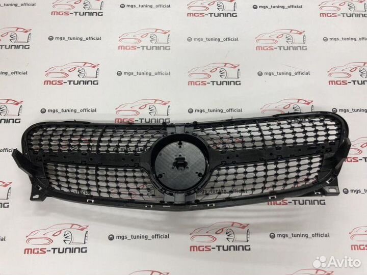 Решетка на Mercedes GLA в стиле Diamond black