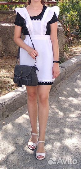 Белый школьный фартук