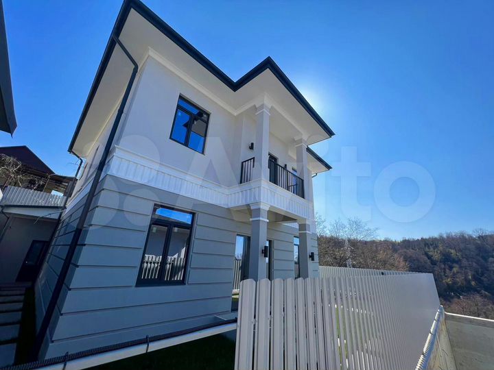 Дом 190 м² на участке 4 сот.