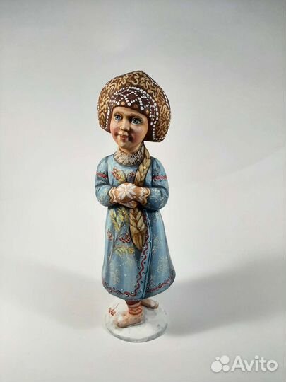 Резная деревянная фигурка 