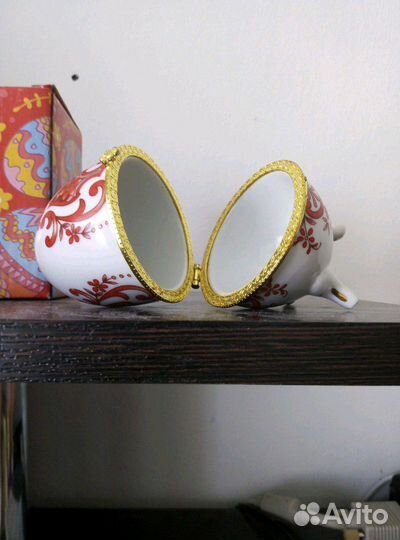 Пасхальное яйцо фарфор