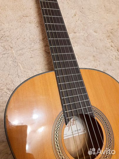 Классическая гитара 