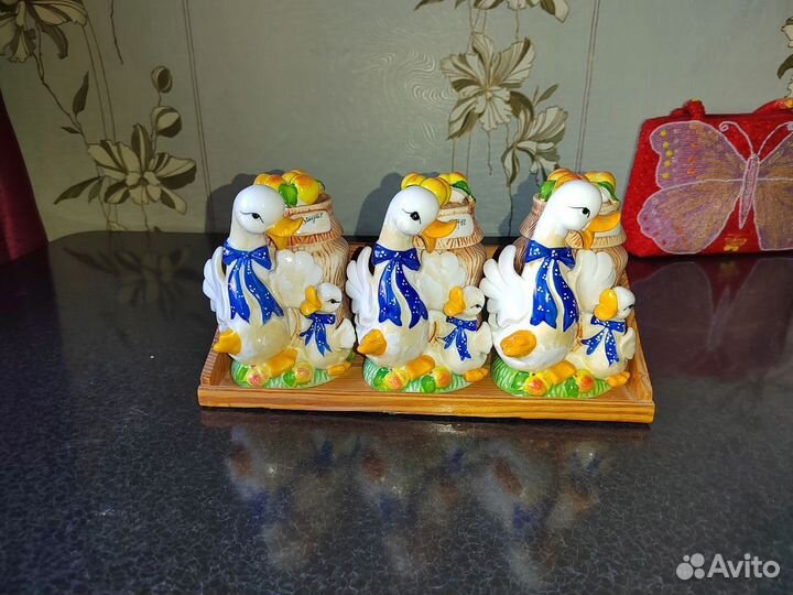 Набор из трех ёмкостей под кофе, чай и сахар