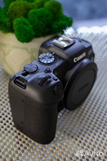Беззеркальная камера Canon EOS RP Body черная