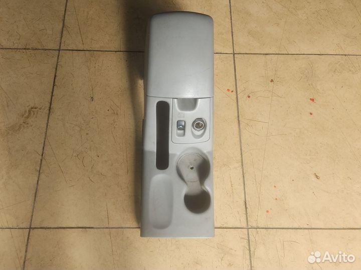 Подлокотник Mitsubishi L 200