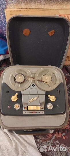 Катушечный магнитофон 