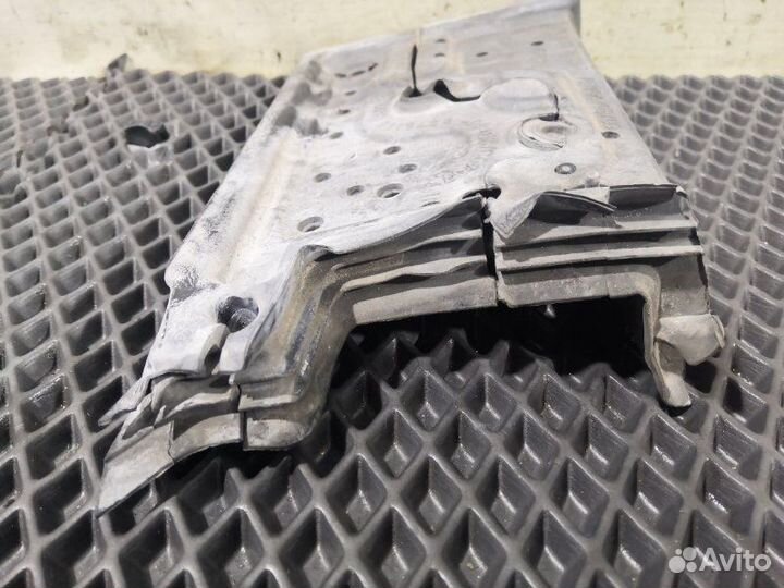 Уплотнитель капота Bmw 7-Series F02 N54B30A 2009