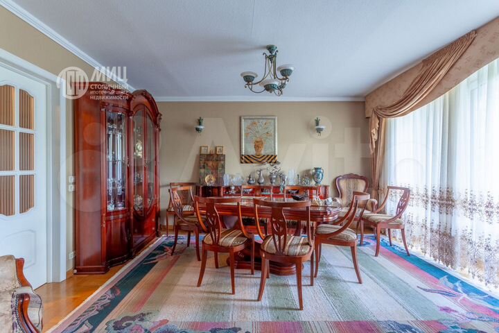 4-к. квартира, 119 м², 2/4 эт.
