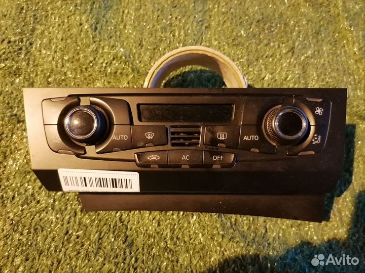 Блок управления климат-контролем 8T2820043AF Audi