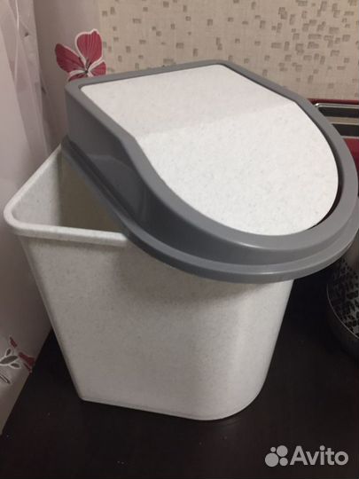 Контейнер для мусора 5л