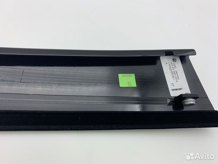 Молдинг правый на VW phaeton short 3D837890L041