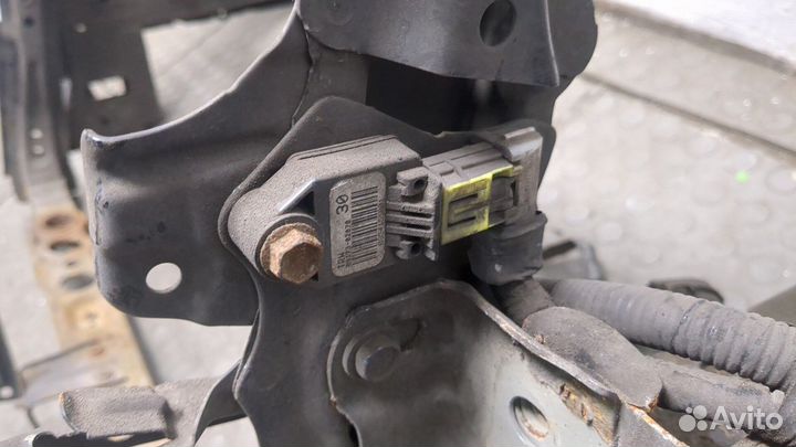 Рамка передняя Toyota Avensis 3