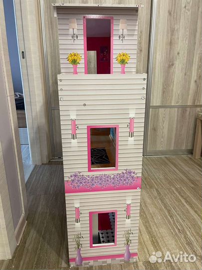 Кукольный домик с мебелью