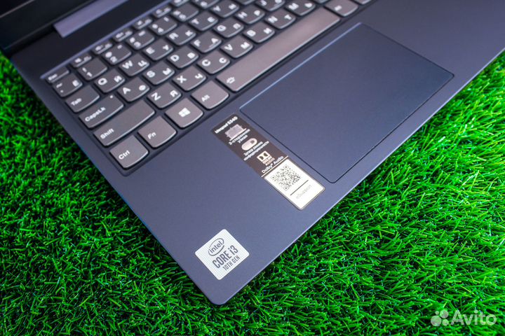 Ноутбук Lenovo на Core i3 для работы в Интернете