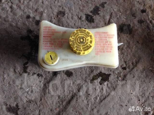 Бачок главного тормозного цилиндра Audi A4 (B7) 2