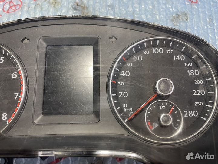 Щиток приборов Фольксваген Джетта 6 1.6 мех