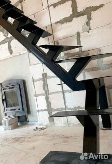 Лестницы г-образные