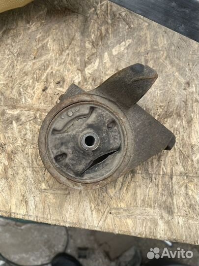 Подушка задняя galant 8 MR491384