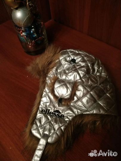 Женская шапка