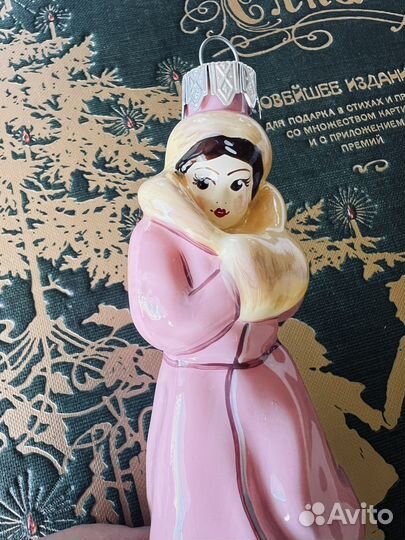 Ёлочная игрушка.Девочка Анна с муфтой