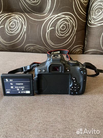 Зеркальный фотоаппарат canon 750D