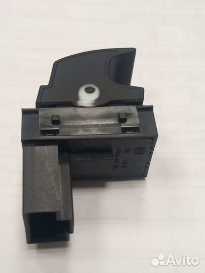 Кнопка клавиша открывания багажника Поло Джетта