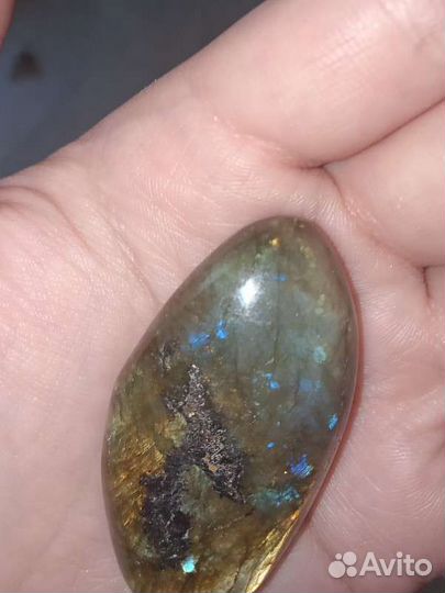 Лабрадор (лабрадорит)