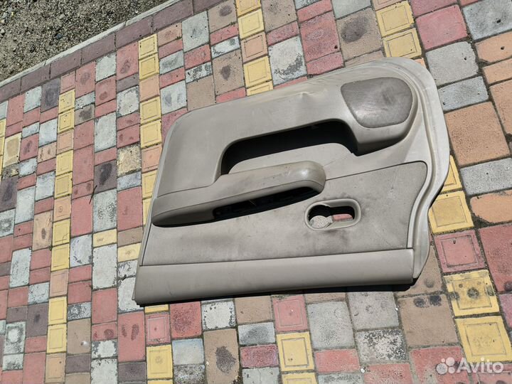 Nissan tiida Latio 2005 Обшивка двери передняя пра