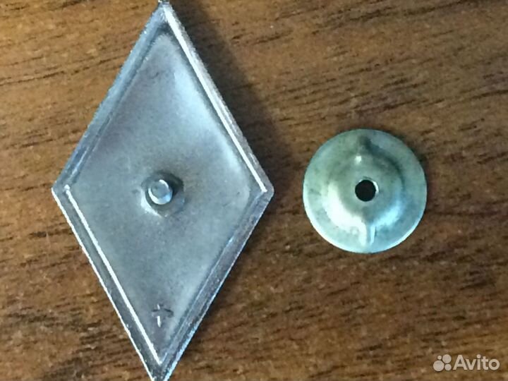 Знаки об окончании учебных заведений РФ