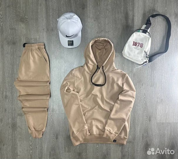Спортивный костюм