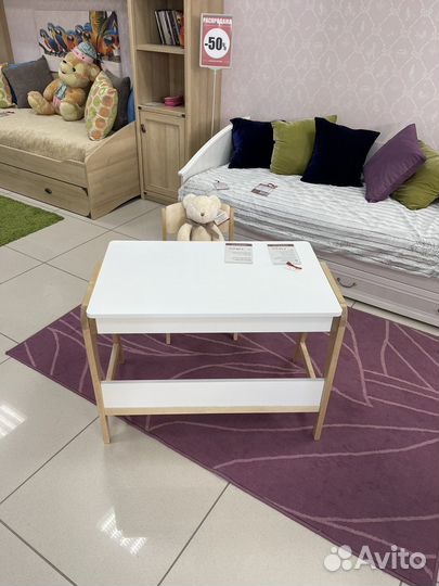 Детский стул и парта