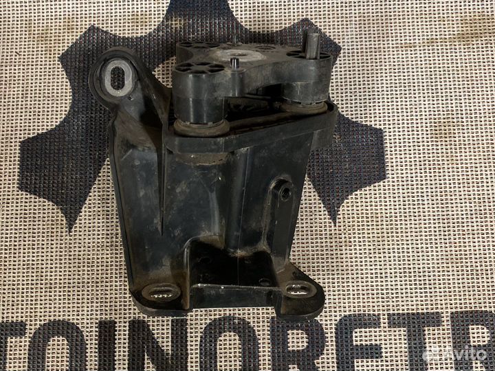 Кронштейн блока ABS Mercedes A2124300410