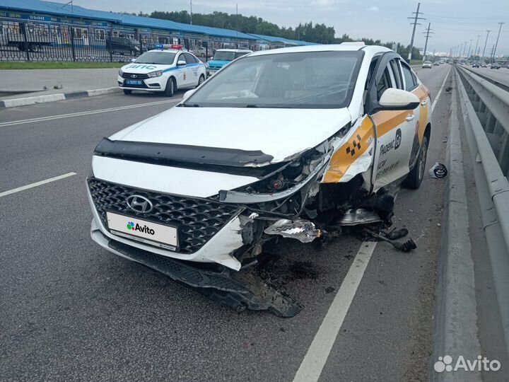 Hyundai Solaris 1.6 AT, 2021, битый, 146 000 км