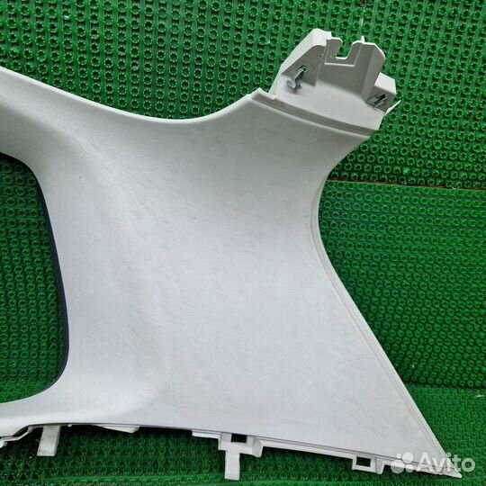 Обшивка отсека багажника правая верхняя Volkswagen