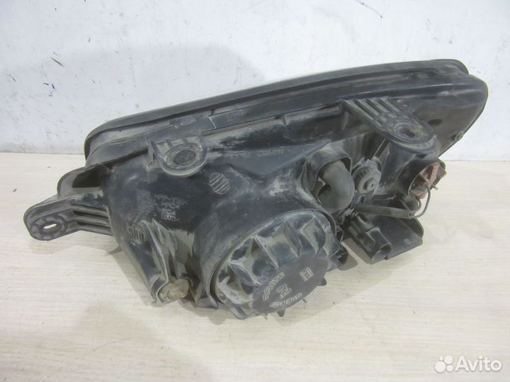 Фара правая Hyundai Santa Fe SM/ Santa Fe Classic