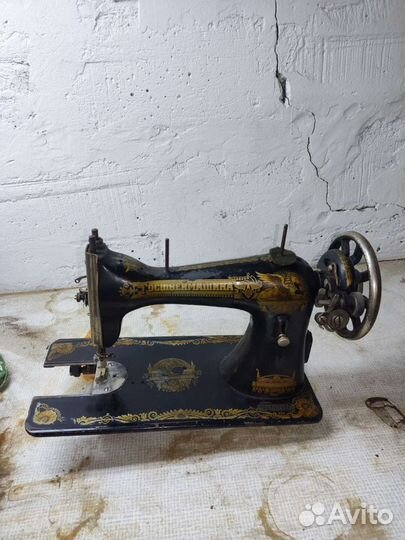 Швейная машина Singer