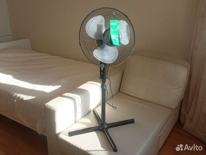 Вентилятор новый,с пультом, Ballu 855