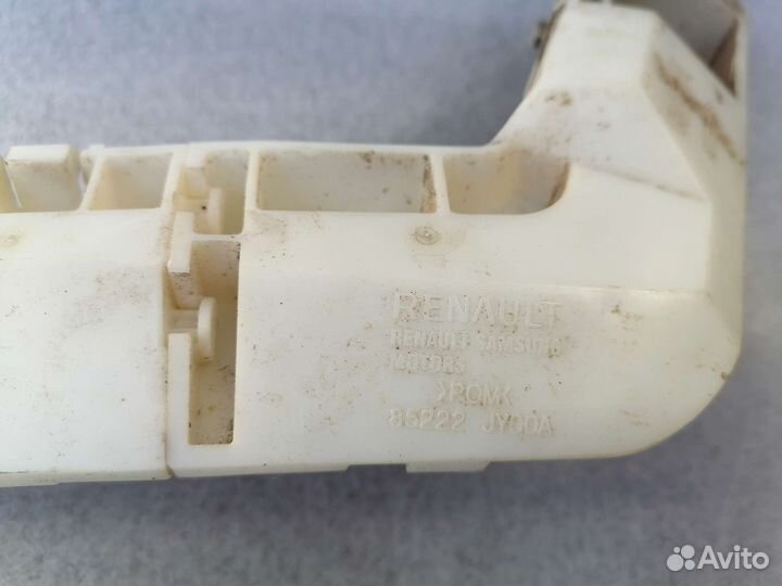 Крепление бампера правое Renault Koleos