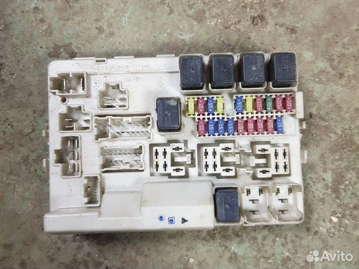 Блок предохранителей Infiniti FX35 FX45 S50