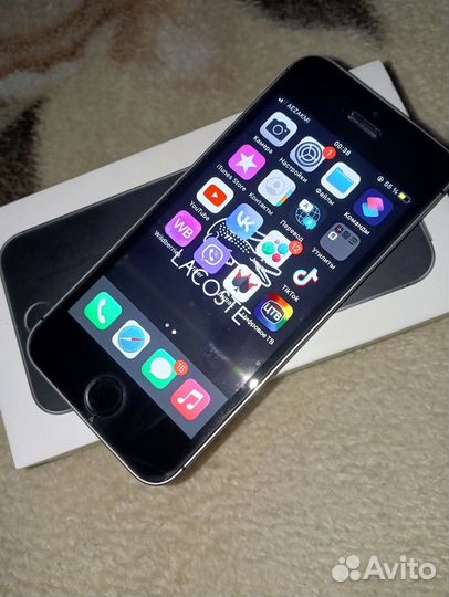 iPhone SE, 32 ГБ